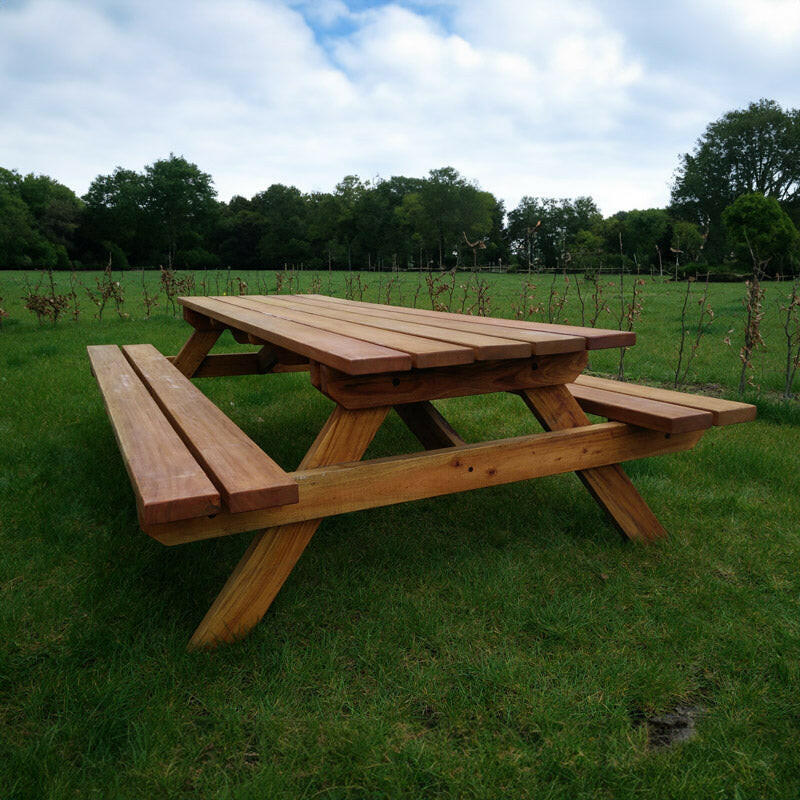 Picknicktische aus Hartholz