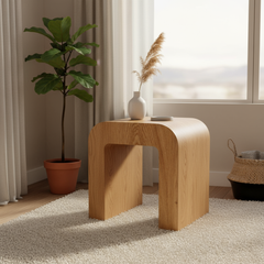 Moderne gebogen bijzettafel in houtlook – 40 × 30 × 45 cm