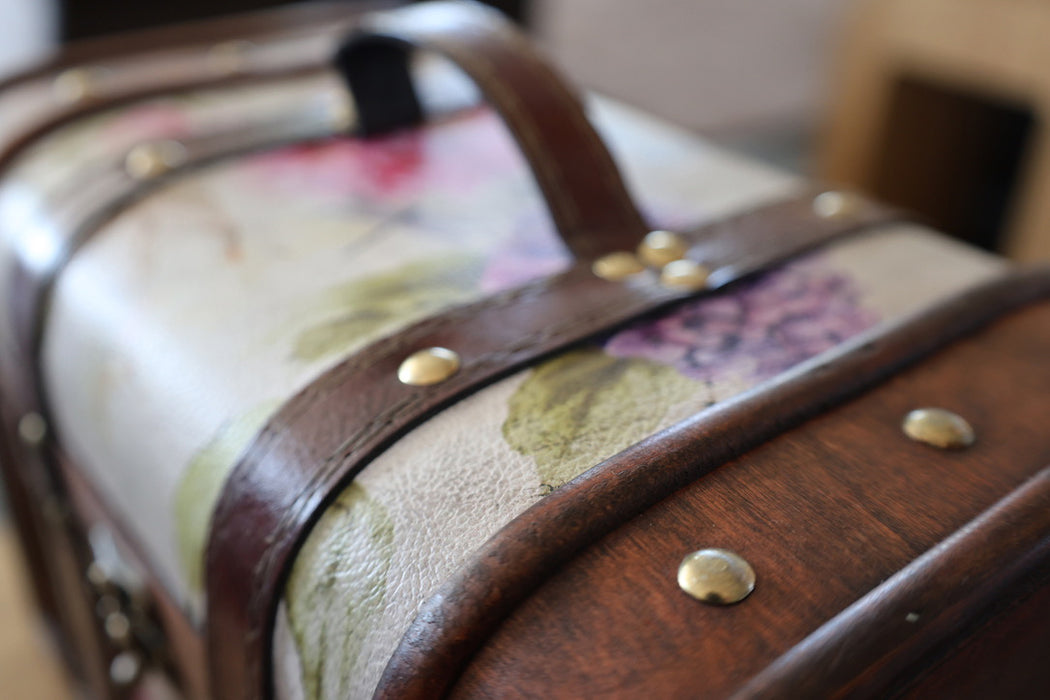 Boîte à bijoux vintage en bois à motif floral avec poignée – 26 x 18 x 17 cm